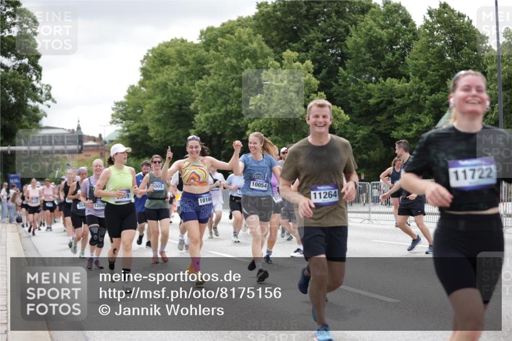 29.06.2025 - hella hamburg halbmarathon Jannik Wohlers http://msf.ph/oto/8175156 29.06.2025 11:07:49 Lombardsbrücke 1769, 1923, 2318, 2319, 2433, 3271, 3313, 3442, 3549, 3646, 3666, 3915, 4406, 4407, 4439, 4455, 4461, 4482, 5005, 5398, 5401, 5439, 5704, 5896, 6016, 6731, 6778, 6779, 6780, 6928, 6958, 7192, 7559, 7609, 7713, 7989, 8808, 8809, 9321, 9725, 9805, 10054, 10160, 10545, 10637, 10651, 10916, 10918, 11112, 11264, 11431, 11501, 11561, 11583, 11584, 11592, 11722, 12048, 12868, 12944, 13175, 13359, 15616 meine-sportfotos.de