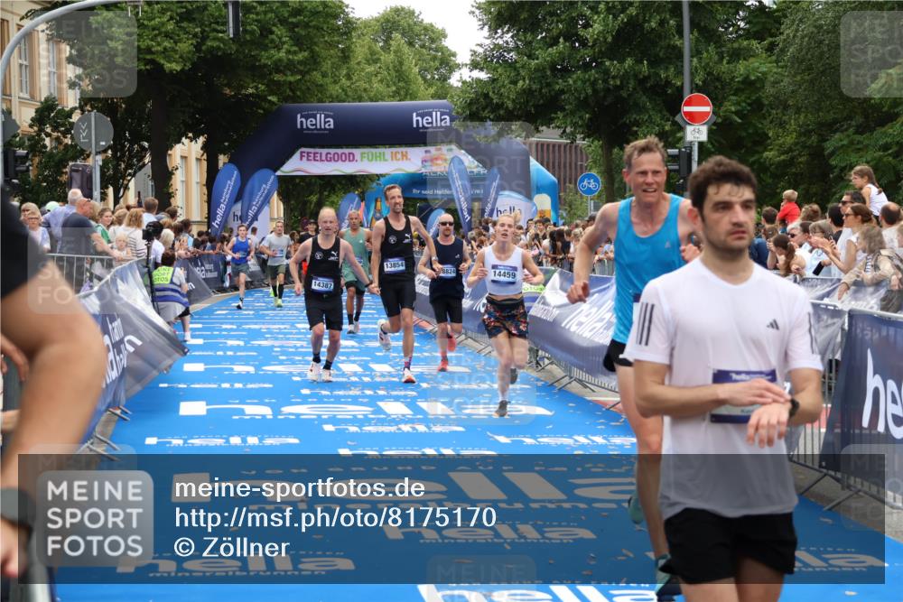 29.06.2025 - hella hamburg halbmarathon Zöllner http://msf.ph/oto/8175170 29.06.2025 10:37:25 Ziel 2767, 5003, 12739, 12900, 13854, 14387, 14459, 15888, 17306, 18159, 18723, 18824 meine-sportfotos.de