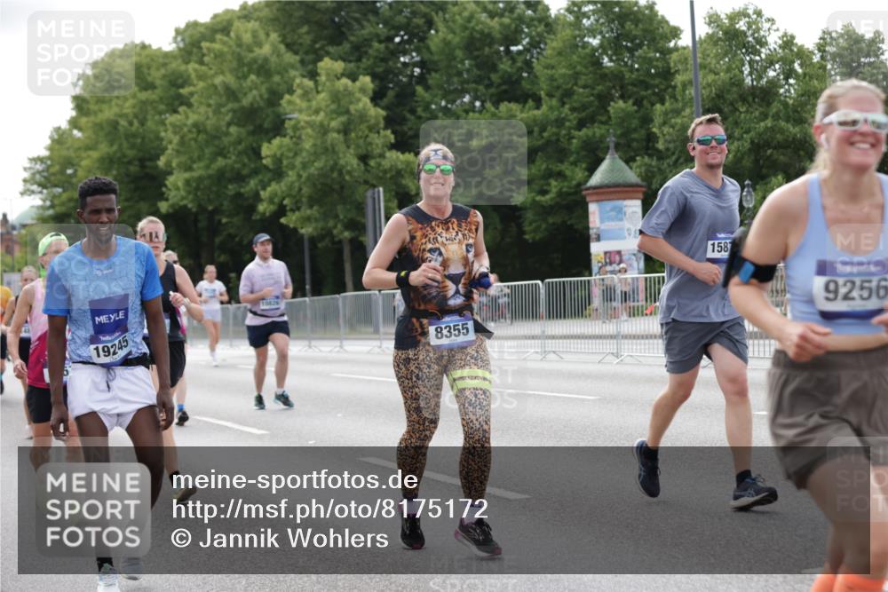 29.06.2025 - hella hamburg halbmarathon Jannik Wohlers http://msf.ph/oto/8175172 29.06.2025 10:22:20 Lombardsbrücke 1029, 2294, 2479, 2766, 2886, 3003, 3430, 3600, 3601, 5223, 5343, 5629, 5798, 6899, 7188, 7190, 7276, 7529, 7925, 8355, 8931, 9256, 9392, 10086, 10573, 10826, 10902, 11665, 12592, 13472, 13921, 13963, 14525, 14633, 14801, 14906, 15870, 16618, 16801 meine-sportfotos.de