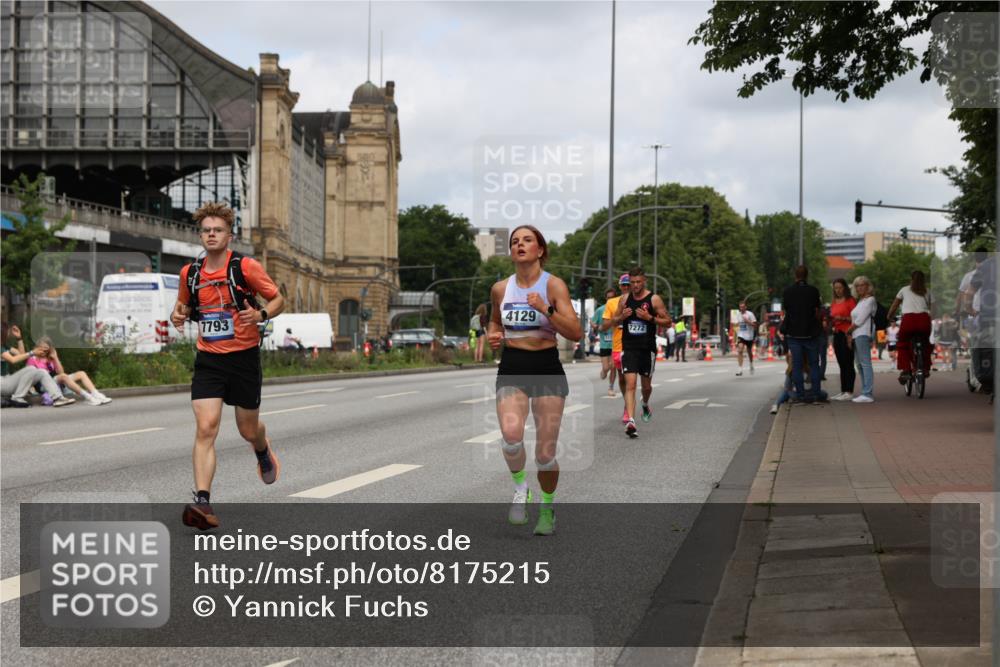 29.06.2025 - hella hamburg halbmarathon Yannick Fuchs http://msf.ph/oto/8175215 29.06.2025 10:26:54 20KM 1407, 1686, 1894, 3935, 4129, 4698, 5187, 5660, 7272, 7793, 11199, 11370, 16065, 16505 meine-sportfotos.de