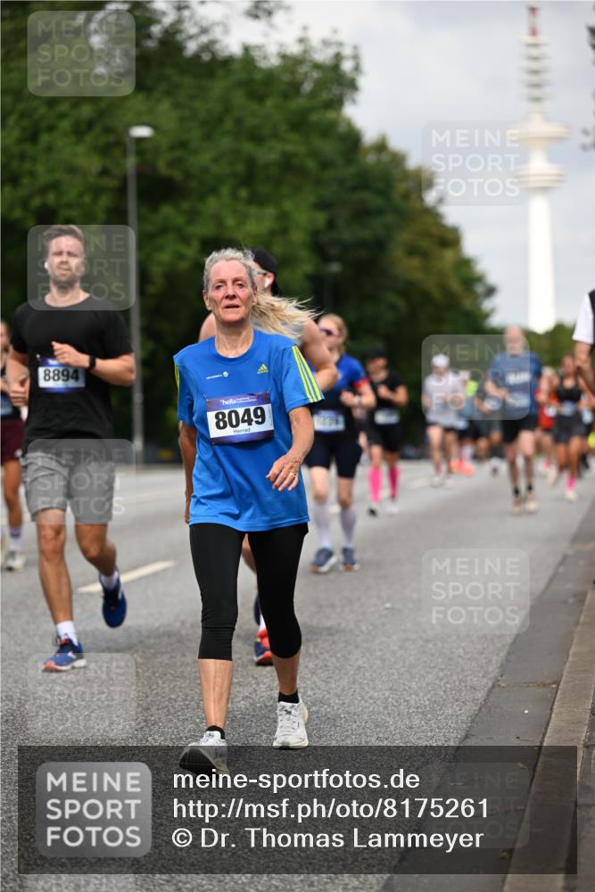29.06.2025 - hella hamburg halbmarathon Dr. Thomas Lammeyer http://msf.ph/oto/8175261 29.06.2025 10:10:05 Kennedybrücke 1229, 1842, 2288, 2471, 2624, 3062, 3461, 4169, 5762, 6014, 7302, 7741, 8049, 8894, 8909, 9339, 9477, 9917, 10343, 10781, 10791, 10998 meine-sportfotos.de