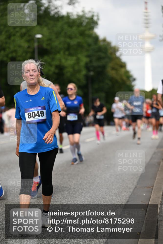 29.06.2025 - hella hamburg halbmarathon Dr. Thomas Lammeyer http://msf.ph/oto/8175296 29.06.2025 10:10:06 Kennedybrücke 1229, 1842, 2288, 2471, 2624, 3062, 3461, 4169, 5762, 6014, 7302, 7741, 8049, 8894, 8909, 9339, 9477, 9917, 10343, 10781, 10791, 10998 meine-sportfotos.de