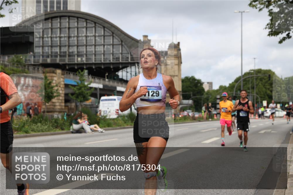 29.06.2025 - hella hamburg halbmarathon Yannick Fuchs http://msf.ph/oto/8175304 29.06.2025 10:26:55 20KM 1407, 1686, 1894, 3935, 4129, 4698, 5187, 7272, 7793, 10927, 11199, 11370, 16065, 16505 meine-sportfotos.de