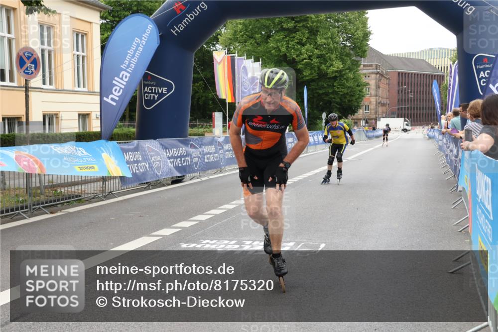 29.06.2025 - hella hamburg halbmarathon Strokosch-Dieckow http://msf.ph/oto/8175320 29.06.2025 09:16:41 Ziel 20280, 20357, 20473 meine-sportfotos.de