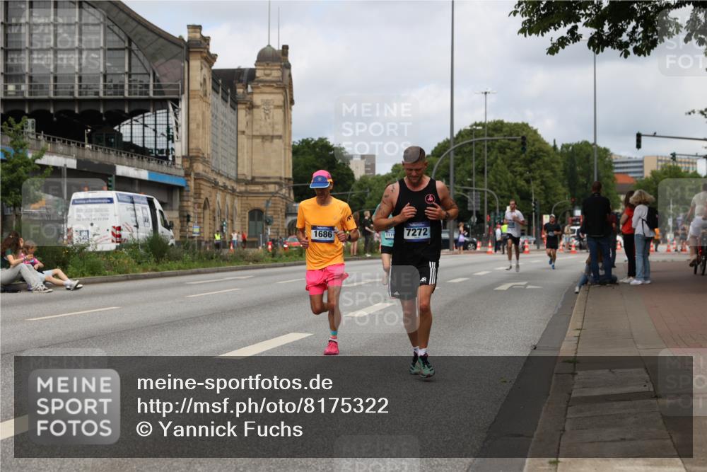 29.06.2025 - hella hamburg halbmarathon Yannick Fuchs http://msf.ph/oto/8175322 29.06.2025 10:26:56 20KM 1407, 1686, 1894, 3935, 4129, 4698, 5187, 7272, 7793, 10927, 11199, 11370, 16065, 16505 meine-sportfotos.de
