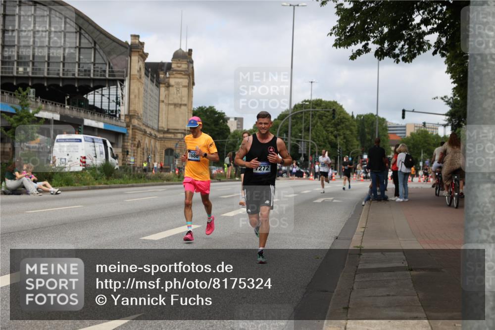 29.06.2025 - hella hamburg halbmarathon Yannick Fuchs http://msf.ph/oto/8175324 29.06.2025 10:26:56 20KM 1407, 1686, 1894, 3935, 4129, 4698, 5187, 7272, 7793, 10927, 11199, 11370, 16065, 16505 meine-sportfotos.de