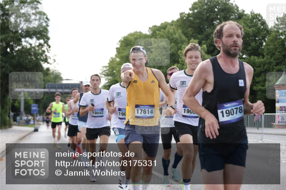 29.06.2025 - hella hamburg halbmarathon Jannik Wohlers http://msf.ph/oto/8175331 29.06.2025 09:42:16 Lombardsbrücke 5612, 7331, 7855, 9269, 10468, 11078, 11228, 12360, 13872, 13913, 14753, 14836, 16615, 17614, 19041, 19042, 19050, 19078 meine-sportfotos.de