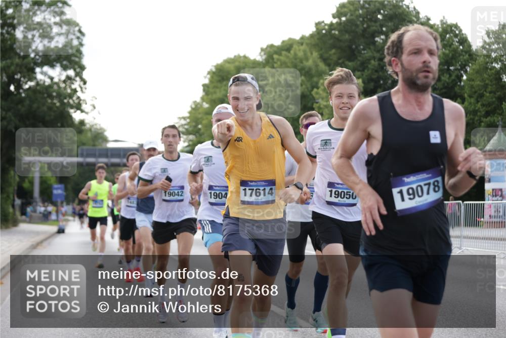 29.06.2025 - hella hamburg halbmarathon Jannik Wohlers http://msf.ph/oto/8175368 29.06.2025 09:42:16 Lombardsbrücke 5612, 7331, 7855, 9269, 10468, 11078, 11228, 12360, 13872, 13913, 14753, 14836, 16615, 17614, 19041, 19042, 19050, 19078 meine-sportfotos.de