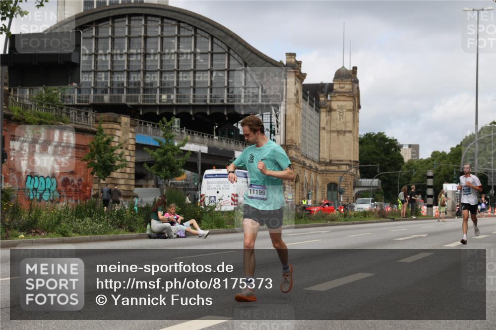 29.06.2025 - hella hamburg halbmarathon Yannick Fuchs http://msf.ph/oto/8175373 29.06.2025 10:26:59 20KM 1407, 1686, 1894, 3935, 4129, 4698, 5070, 5187, 5746, 7272, 7793, 8883, 10484, 10927, 11199, 11370, 15826, 16065, 16505 meine-sportfotos.de