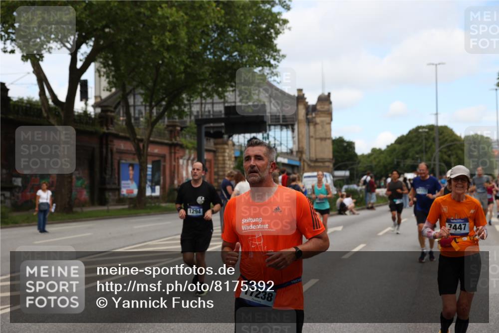 29.06.2025 - hella hamburg halbmarathon Yannick Fuchs http://msf.ph/oto/8175392 29.06.2025 11:19:48 20KM 1115, 1294, 1747, 1853, 3003, 3591, 3592, 4198, 4829, 5178, 5759, 5929, 5930, 6160, 6249, 7276, 7446, 7447, 7529, 7919, 8127, 8433, 8799, 11117, 11603, 12041, 12210, 12278, 12384, 14095, 14496, 14499, 14779, 15104, 15114, 16421, 16422, 16487, 16565, 16566, 16838, 17238, 17299, 17414, 17416, 17804, 17857, 18105, 18170, 18825, 18851, 18949, 19124, 19125 meine-sportfotos.de