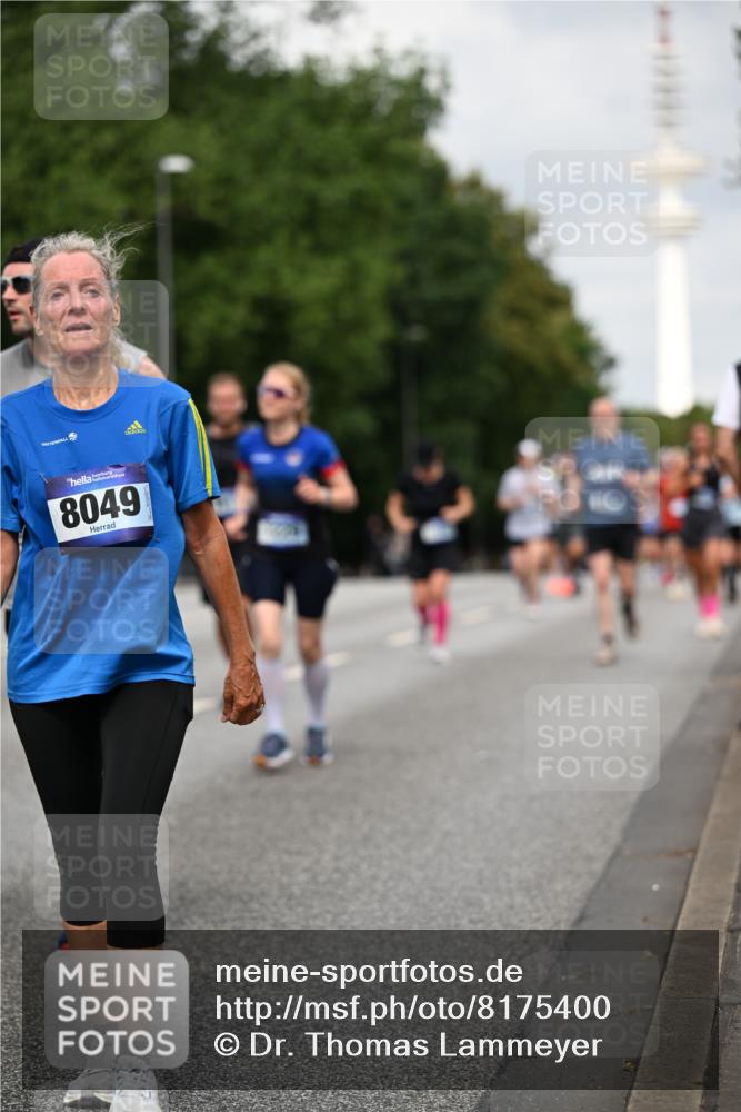29.06.2025 - hella hamburg halbmarathon Dr. Thomas Lammeyer http://msf.ph/oto/8175400 29.06.2025 10:10:06 Kennedybrücke 1229, 1842, 2288, 2471, 2624, 3062, 3461, 4169, 5762, 6014, 7302, 7741, 8049, 8894, 8909, 9339, 9477, 9917, 10343, 10781, 10791, 10998 meine-sportfotos.de