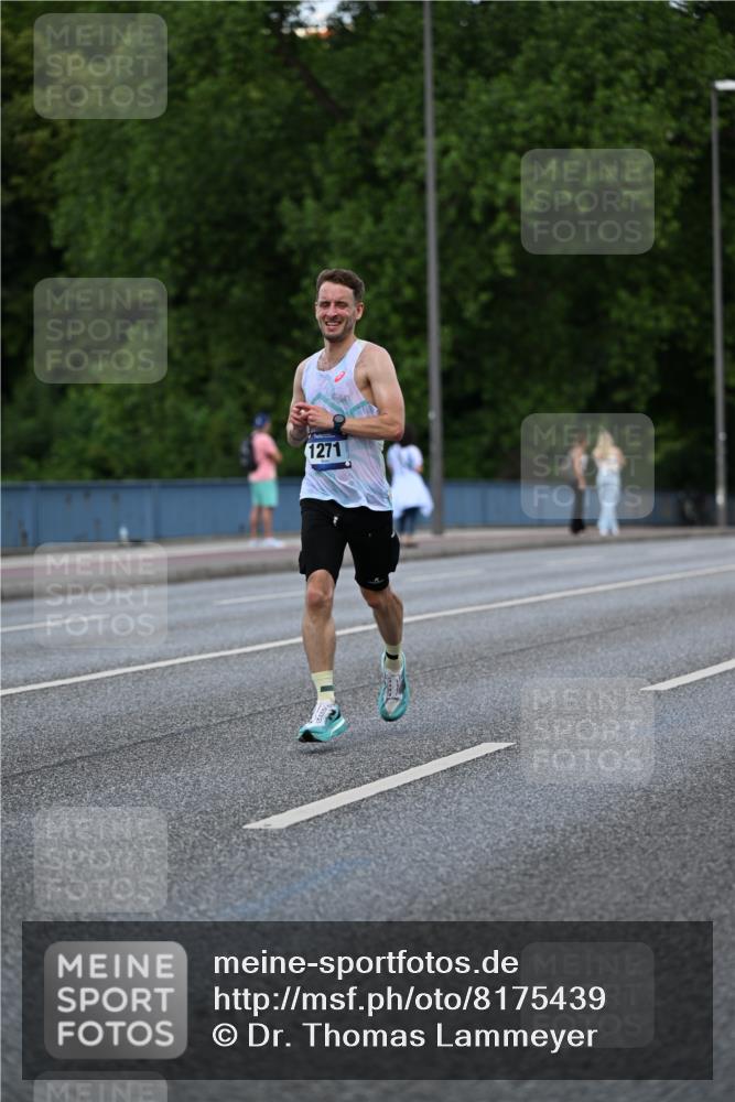 29.06.2025 - hella hamburg halbmarathon Dr. Thomas Lammeyer http://msf.ph/oto/8175439 29.06.2025 09:46:29 Kennedybrücke 1271, 6090, 7380, 9565, 9767, 10867 meine-sportfotos.de