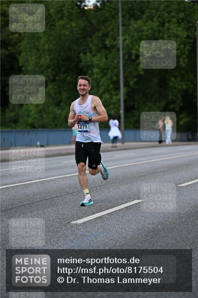 29.06.2025 - hella hamburg halbmarathon Dr. Thomas Lammeyer http://msf.ph/oto/8175504 29.06.2025 09:46:29 Kennedybrücke 1271, 6090, 7380, 9565, 9767, 10867 meine-sportfotos.de