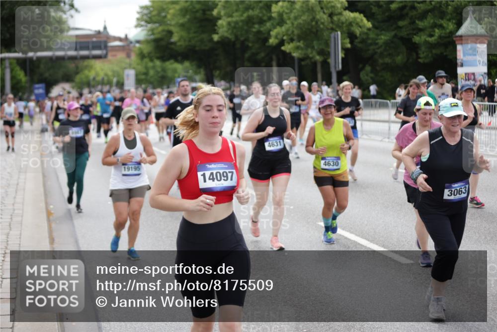 29.06.2025 - hella hamburg halbmarathon Jannik Wohlers http://msf.ph/oto/8175509 29.06.2025 11:08:11 Lombardsbrücke 1376, 1907, 1969, 2224, 2530, 2673, 3063, 4070, 4132, 4584, 4630, 4631, 4716, 4791, 4919, 5195, 5858, 5859, 6219, 6227, 6367, 6782, 6783, 6986, 7000, 7070, 7113, 7222, 7225, 7320, 7527, 7799, 8192, 8213, 8266, 8817, 8978, 9484, 9550, 9772, 9925, 9987, 10346, 10357, 10898, 10970, 11003, 11487, 11522, 11715, 11985, 12101, 12170, 12593, 12602, 12608, 12811, 13102, 13214, 13251, 13652, 13680, 13702, 13703, 13752, 13867, 13890, 14244, 14380, 14570, 14669, 14718, 14719 meine-sportfotos.de