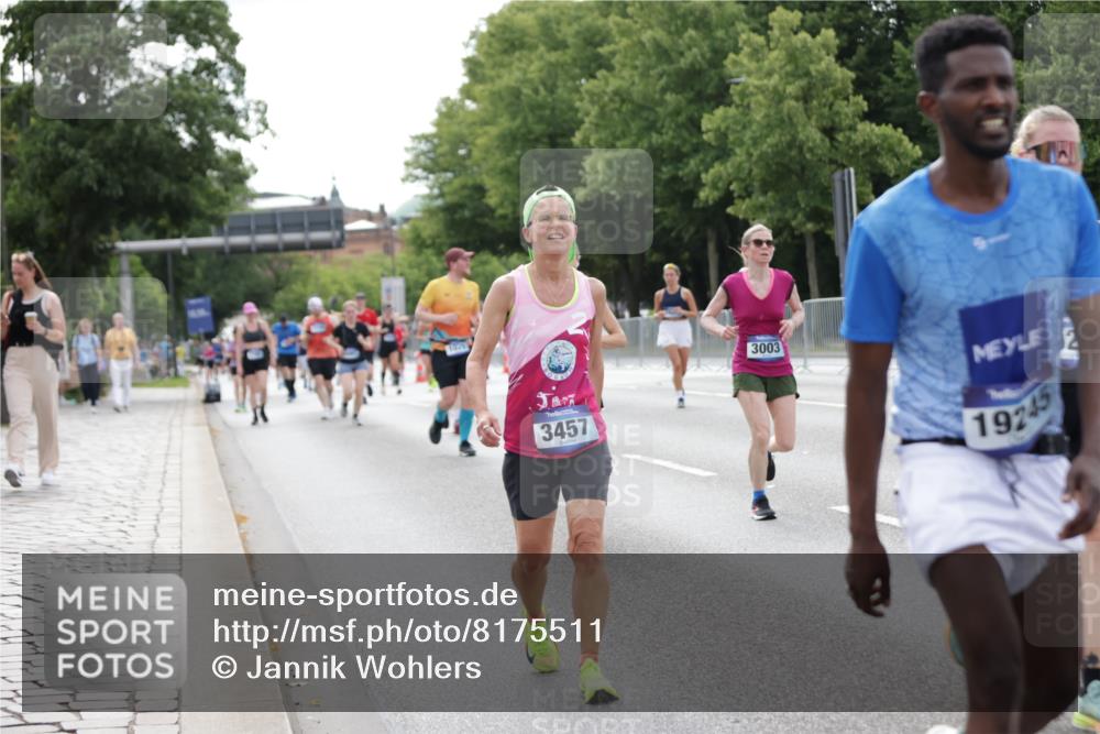 29.06.2025 - hella hamburg halbmarathon Jannik Wohlers http://msf.ph/oto/8175511 29.06.2025 10:22:22 Lombardsbrücke 1029, 2294, 2479, 2766, 2886, 3003, 3600, 3601, 5223, 5343, 5629, 5798, 6899, 7188, 7190, 7276, 7529, 7925, 8355, 8931, 9256, 9392, 10086, 10573, 10826, 10902, 11665, 12190, 12592, 13921, 14525, 14633, 14801, 14906, 15469, 15870, 16618, 16801 meine-sportfotos.de