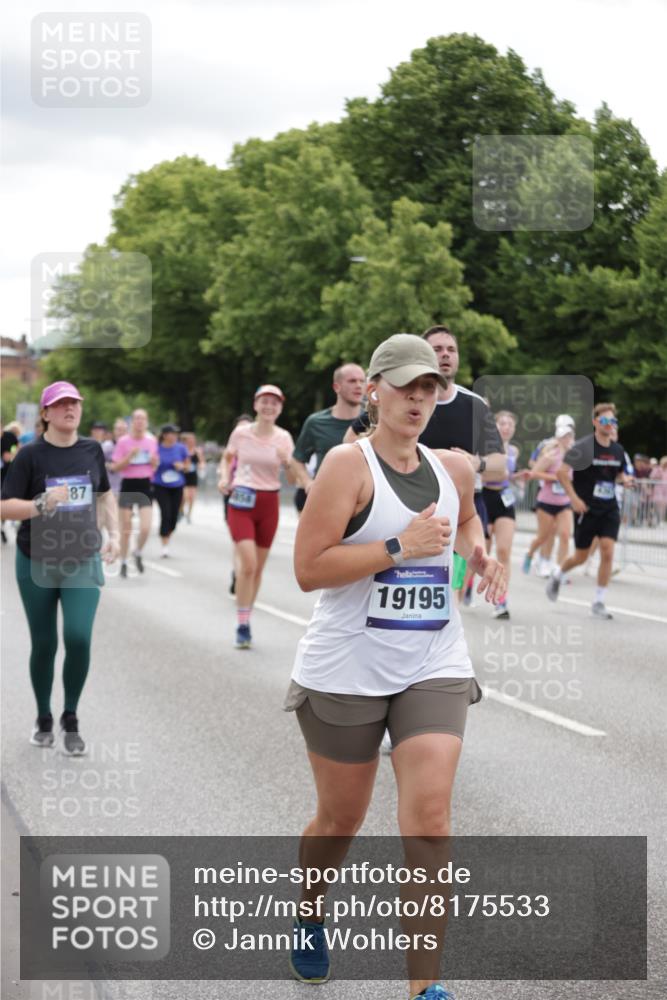 29.06.2025 - hella hamburg halbmarathon Jannik Wohlers http://msf.ph/oto/8175533 29.06.2025 11:08:13 Lombardsbrücke 1376, 1907, 1969, 2224, 2530, 2673, 3063, 4070, 4115, 4132, 4133, 4584, 4630, 4631, 4716, 4791, 4919, 5858, 6219, 6227, 6367, 6782, 6783, 7070, 7222, 7320, 7527, 7799, 8192, 8213, 8266, 8817, 8978, 9484, 9550, 9772, 9925, 9987, 10346, 10357, 10898, 11003, 11069, 11070, 11466, 11487, 11522, 11593, 11715, 11985, 12101, 12170, 12602, 12608, 12811, 13102, 13214, 13251, 13652, 13680, 13702, 13703, 13867, 14244, 14380, 14570, 14669, 14718, 14719, 19171, 19191 meine-sportfotos.de