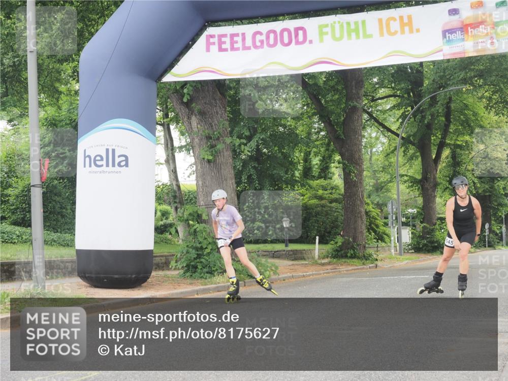29.06.2025 - hella hamburg halbmarathon KatJ http://msf.ph/oto/8175627 29.06.2025 09:20:59 Zwischen KM18-KM19  meine-sportfotos.de