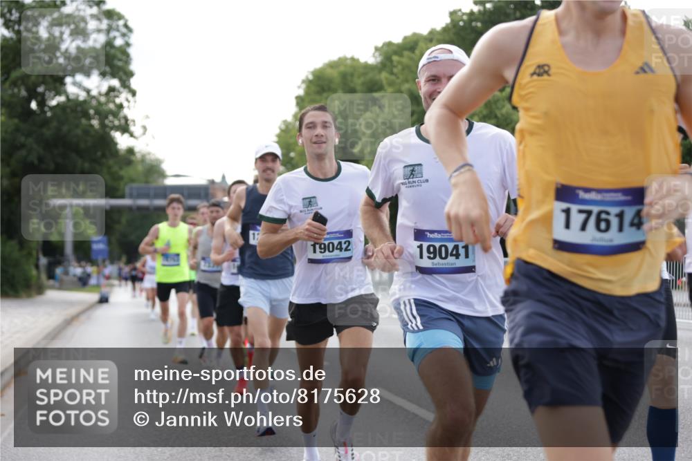 29.06.2025 - hella hamburg halbmarathon Jannik Wohlers http://msf.ph/oto/8175628 29.06.2025 09:42:17 Lombardsbrücke 5612, 7331, 7855, 9269, 10468, 11078, 11228, 12360, 13872, 13913, 14753, 14836, 16615, 17614, 19041, 19042, 19050, 19078 meine-sportfotos.de