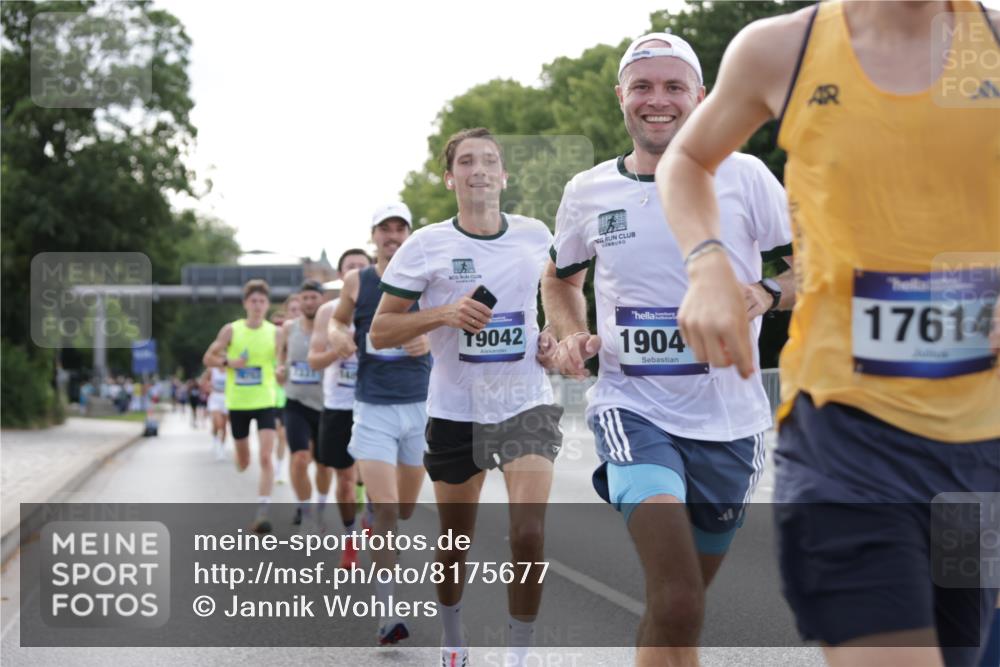 29.06.2025 - hella hamburg halbmarathon Jannik Wohlers http://msf.ph/oto/8175677 29.06.2025 09:42:17 Lombardsbrücke 5612, 7331, 7855, 9269, 10468, 11078, 11228, 12360, 13872, 13913, 14753, 14836, 16615, 17614, 19041, 19042, 19050, 19078 meine-sportfotos.de