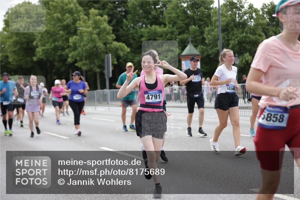 29.06.2025 - hella hamburg halbmarathon Jannik Wohlers http://msf.ph/oto/8175689 29.06.2025 11:08:18 Lombardsbrücke 1376, 1969, 2224, 2530, 2673, 3965, 4115, 4132, 4133, 4630, 4631, 4791, 4919, 5513, 5858, 6227, 6367, 6435, 6782, 6783, 8192, 8213, 8266, 8817, 9197, 9419, 9550, 9987, 10346, 10357, 11003, 11069, 11070, 11466, 11487, 11522, 11593, 11715, 12101, 12170, 12608, 12811, 12980, 13102, 13867, 14244, 14669, 14718, 14719, 15491, 19079, 19171, 19191 meine-sportfotos.de