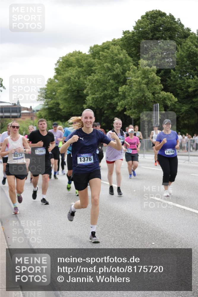 29.06.2025 - hella hamburg halbmarathon Jannik Wohlers http://msf.ph/oto/8175720 29.06.2025 11:08:19 Lombardsbrücke 1376, 1969, 2224, 2530, 2673, 3965, 4115, 4132, 4133, 4630, 4631, 4791, 4919, 5513, 5858, 6227, 6367, 6435, 6782, 6783, 8192, 8213, 8266, 8817, 9197, 9419, 9550, 9987, 10346, 10357, 10911, 11003, 11069, 11070, 11466, 11487, 11522, 11593, 11715, 12101, 12170, 12608, 12811, 12980, 13102, 13867, 14244, 14669, 14718, 14719, 15491, 19079, 19171, 19191 meine-sportfotos.de