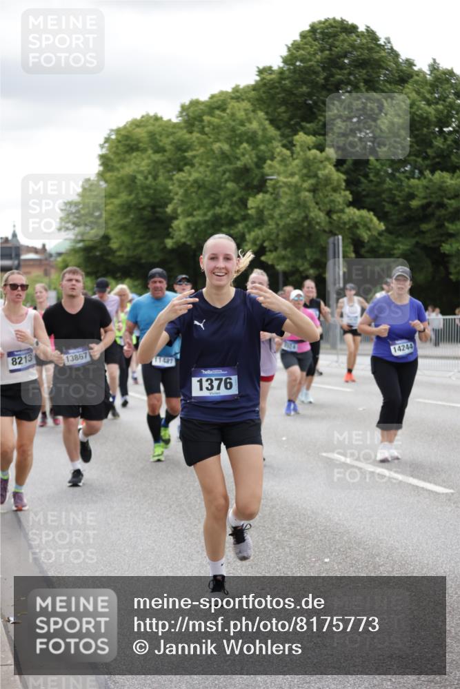 29.06.2025 - hella hamburg halbmarathon Jannik Wohlers http://msf.ph/oto/8175773 29.06.2025 11:08:20 Lombardsbrücke 1376, 1969, 2224, 2530, 2673, 3965, 4115, 4132, 4133, 4791, 4919, 5513, 5858, 6227, 6367, 6435, 6782, 6783, 8192, 8213, 8266, 8817, 9197, 9419, 9550, 9987, 10346, 10357, 10911, 11003, 11069, 11070, 11466, 11487, 11522, 11593, 11715, 12101, 12170, 12608, 12811, 12980, 13867, 14244, 14718, 14719, 15491, 19079, 19171, 19191 meine-sportfotos.de