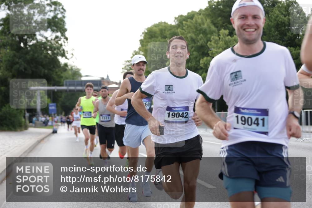 29.06.2025 - hella hamburg halbmarathon Jannik Wohlers http://msf.ph/oto/8175842 29.06.2025 09:42:17 Lombardsbrücke 5612, 7331, 7855, 9269, 10468, 11078, 11228, 12360, 13872, 13913, 14753, 14836, 16615, 17614, 19041, 19042, 19050, 19078 meine-sportfotos.de