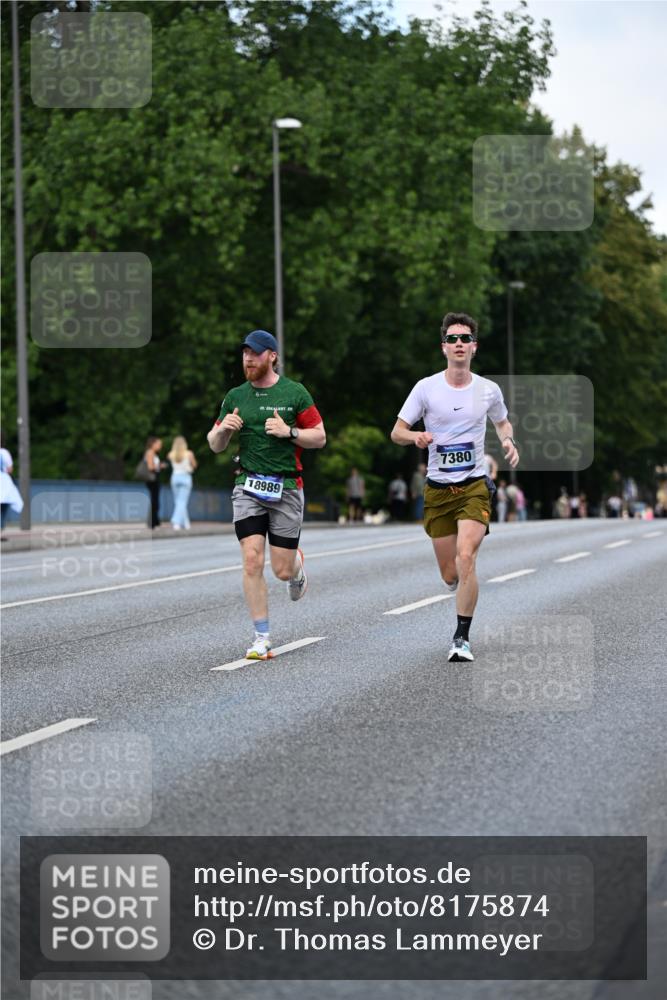 29.06.2025 - hella hamburg halbmarathon Dr. Thomas Lammeyer http://msf.ph/oto/8175874 29.06.2025 09:46:34 Kennedybrücke 1271, 2075, 6090, 7380, 9565, 9767, 10867 meine-sportfotos.de