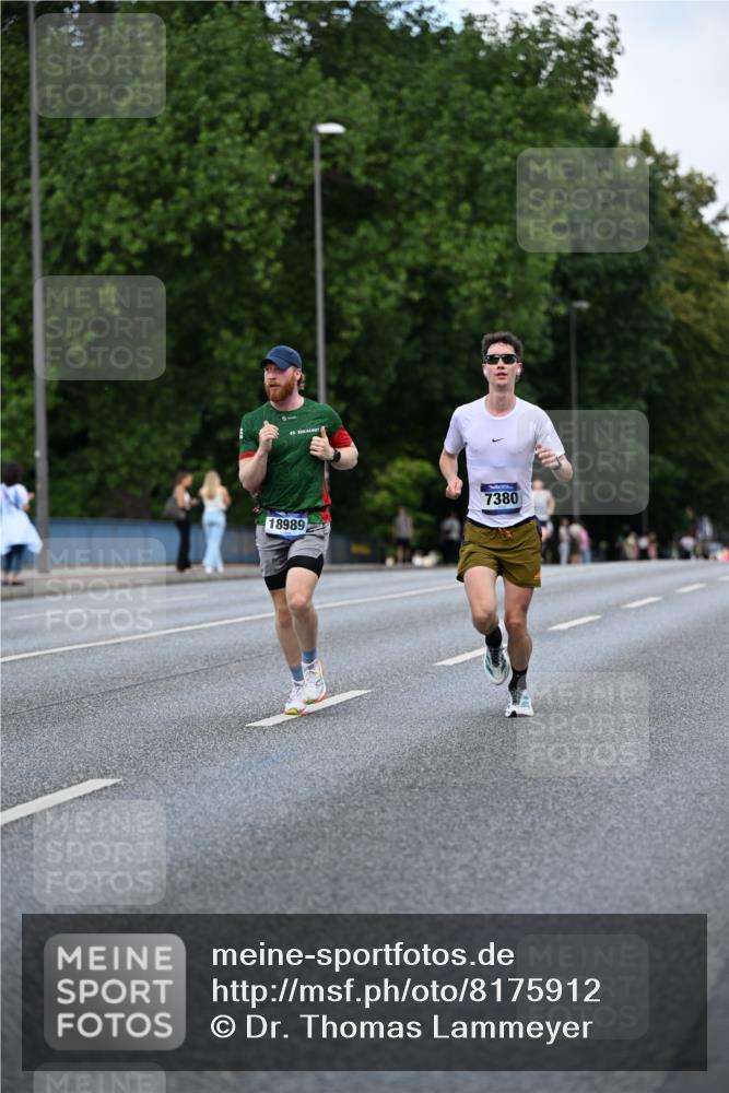 29.06.2025 - hella hamburg halbmarathon Dr. Thomas Lammeyer http://msf.ph/oto/8175912 29.06.2025 09:46:34 Kennedybrücke 1271, 2075, 6090, 7380, 9565, 9767, 10867 meine-sportfotos.de