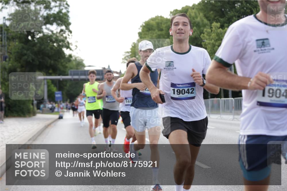 29.06.2025 - hella hamburg halbmarathon Jannik Wohlers http://msf.ph/oto/8175921 29.06.2025 09:42:18 Lombardsbrücke 5612, 7331, 7855, 9269, 10468, 11078, 11228, 12360, 13872, 13913, 14753, 14836, 16615, 17614, 18740, 19041, 19042, 19050, 19076, 19078 meine-sportfotos.de
