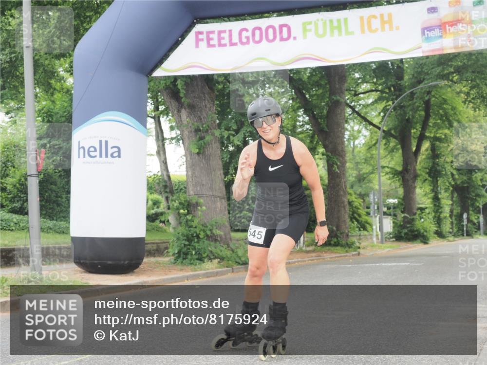 29.06.2025 - hella hamburg halbmarathon KatJ http://msf.ph/oto/8175924 29.06.2025 09:21:00 Zwischen KM18-KM19  meine-sportfotos.de