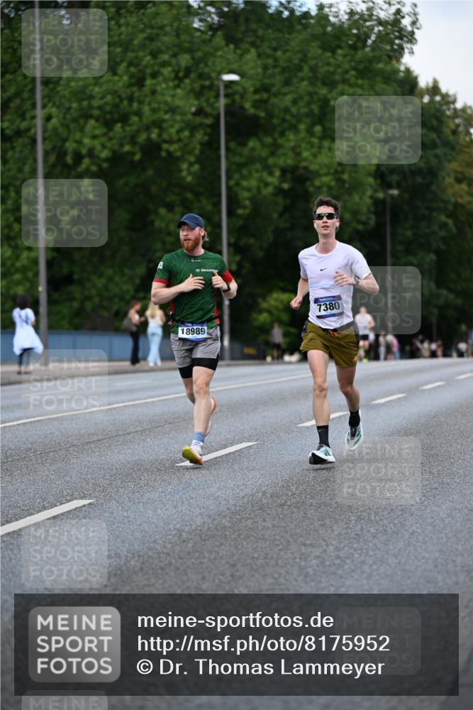 29.06.2025 - hella hamburg halbmarathon Dr. Thomas Lammeyer http://msf.ph/oto/8175952 29.06.2025 09:46:34 Kennedybrücke 1271, 2075, 6090, 7380, 9565, 9767, 10867 meine-sportfotos.de