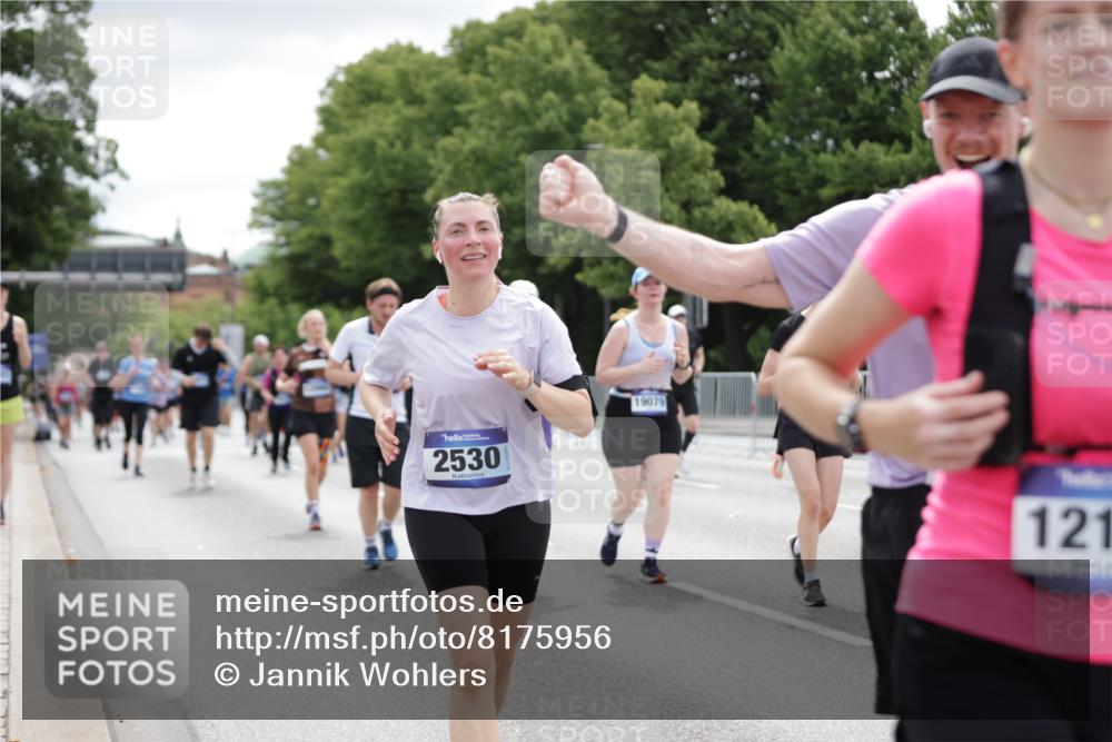 29.06.2025 - hella hamburg halbmarathon Jannik Wohlers http://msf.ph/oto/8175956 29.06.2025 11:08:26 Lombardsbrücke 1223, 1376, 1776, 2224, 2530, 2673, 3965, 4115, 4132, 4133, 4919, 5513, 6227, 6367, 6435, 8006, 8008, 8192, 8213, 9197, 9419, 10346, 10698, 10911, 11003, 11069, 11070, 11343, 11466, 11487, 11522, 11593, 11869, 12101, 12170, 12608, 12811, 12980, 14244, 14718, 14719, 15491, 16954, 18358, 18364, 18521, 18813, 19079, 19171, 19191 meine-sportfotos.de