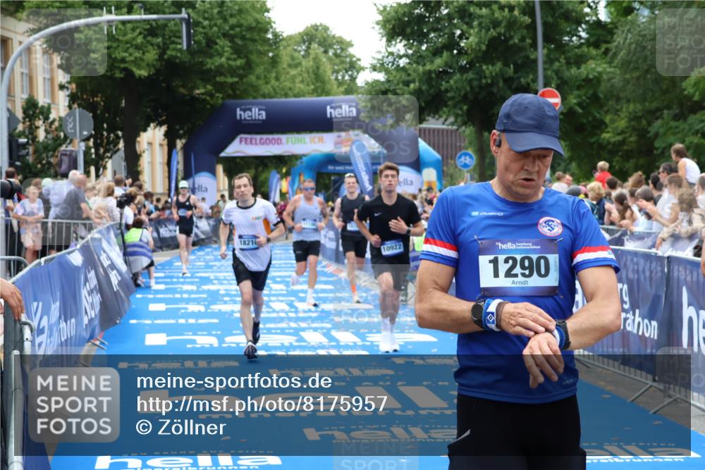 29.06.2025 - hella hamburg halbmarathon Zöllner http://msf.ph/oto/8175957 29.06.2025 10:37:41 Ziel 1290, 1505, 5791, 10451, 10922, 11106, 14934, 18193, 18216 meine-sportfotos.de