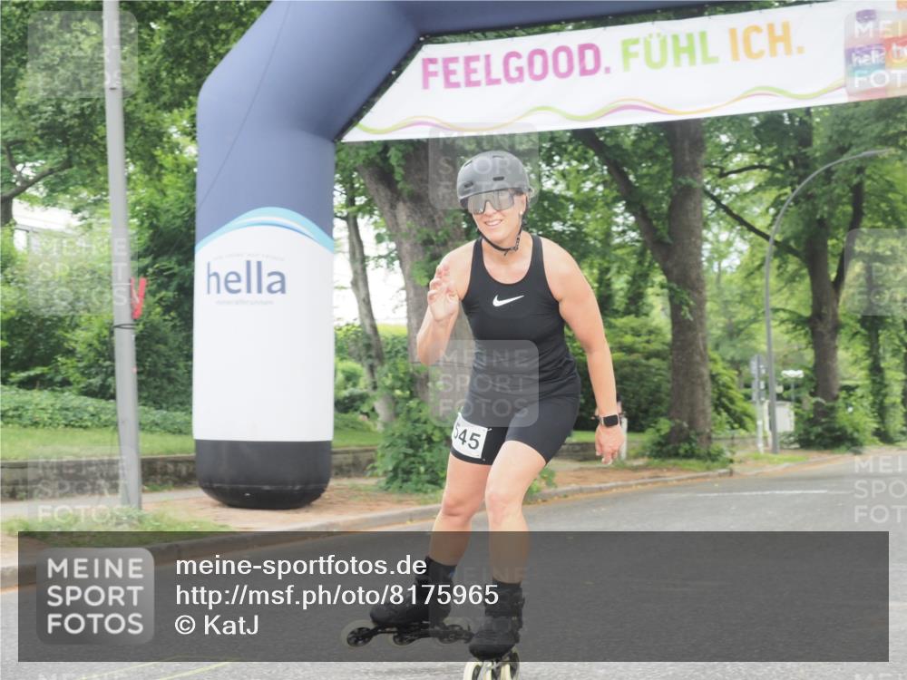 29.06.2025 - hella hamburg halbmarathon KatJ http://msf.ph/oto/8175965 29.06.2025 09:21:00 Zwischen KM18-KM19  meine-sportfotos.de