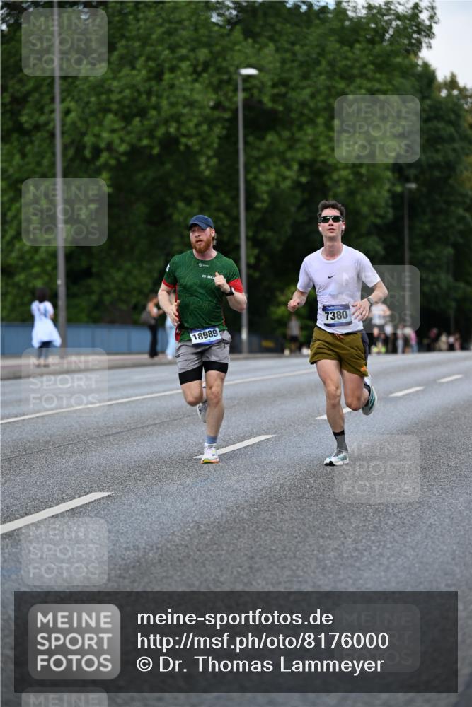 29.06.2025 - hella hamburg halbmarathon Dr. Thomas Lammeyer http://msf.ph/oto/8176000 29.06.2025 09:46:34 Kennedybrücke 1271, 2075, 6090, 7380, 9565, 9767, 10867 meine-sportfotos.de