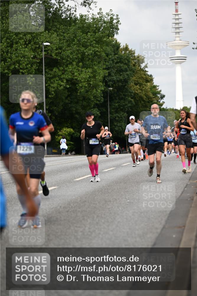 29.06.2025 - hella hamburg halbmarathon Dr. Thomas Lammeyer http://msf.ph/oto/8176021 29.06.2025 10:10:07 Kennedybrücke 1229, 1830, 1842, 2288, 2471, 2624, 3062, 3461, 4169, 5762, 6014, 7302, 7741, 8049, 8290, 8894, 8909, 9477, 9917, 10343, 10781, 10791, 10998 meine-sportfotos.de