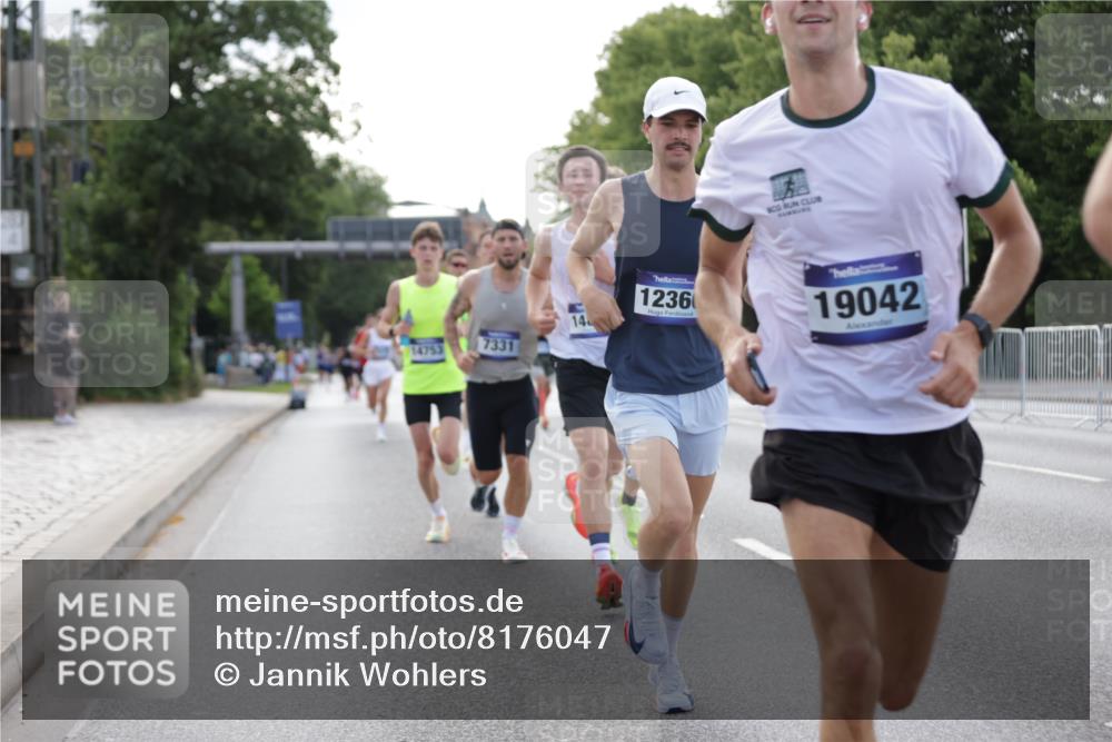 29.06.2025 - hella hamburg halbmarathon Jannik Wohlers http://msf.ph/oto/8176047 29.06.2025 09:42:18 Lombardsbrücke 5612, 7331, 7855, 9269, 10468, 11078, 11228, 12360, 13872, 13913, 14753, 14836, 16615, 17614, 18740, 19041, 19042, 19050, 19076, 19078 meine-sportfotos.de