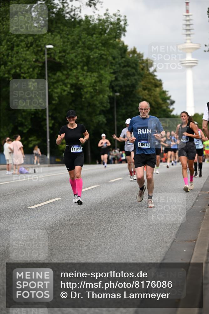 29.06.2025 - hella hamburg halbmarathon Dr. Thomas Lammeyer http://msf.ph/oto/8176086 29.06.2025 10:10:09 Kennedybrücke 1229, 1830, 1842, 2471, 2624, 3062, 4169, 4542, 5762, 6014, 7302, 7741, 8049, 8290, 8894, 8909, 9477, 9917, 10343, 10781, 10791, 10998 meine-sportfotos.de