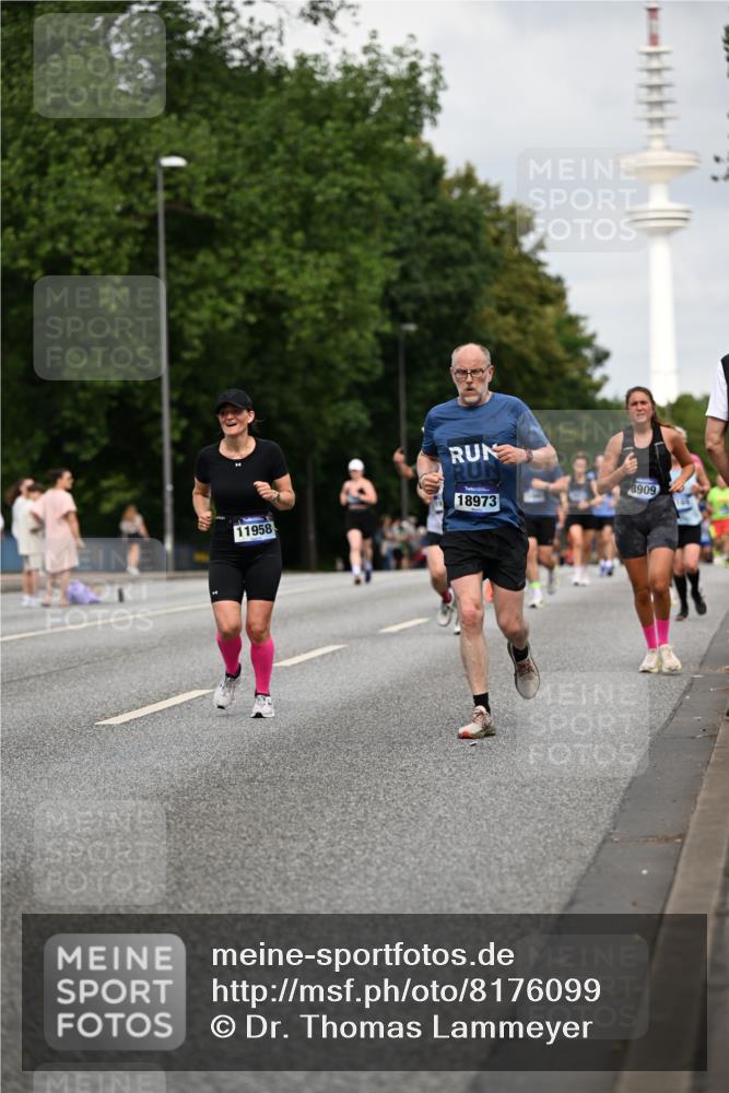 29.06.2025 - hella hamburg halbmarathon Dr. Thomas Lammeyer http://msf.ph/oto/8176099 29.06.2025 10:10:09 Kennedybrücke 1229, 1830, 1842, 2471, 2624, 3062, 4169, 4542, 5762, 6014, 7302, 7741, 8049, 8290, 8894, 8909, 9477, 9917, 10343, 10781, 10791, 10998 meine-sportfotos.de