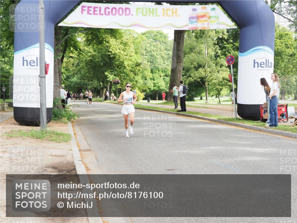 29.06.2025 - hella hamburg halbmarathon MichiJ http://msf.ph/oto/8176100 29.06.2025 10:16:14 Zwischen KM18-KM19 9565 meine-sportfotos.de