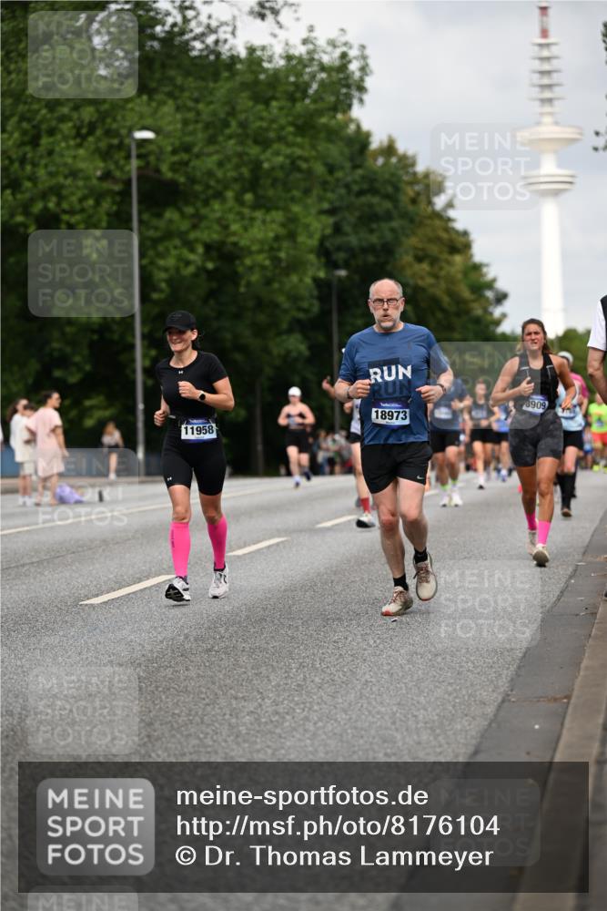 29.06.2025 - hella hamburg halbmarathon Dr. Thomas Lammeyer http://msf.ph/oto/8176104 29.06.2025 10:10:09 Kennedybrücke 1229, 1830, 1842, 2471, 2624, 3062, 4169, 4542, 5762, 6014, 7302, 7741, 8049, 8290, 8894, 8909, 9477, 9917, 10343, 10781, 10791, 10998 meine-sportfotos.de