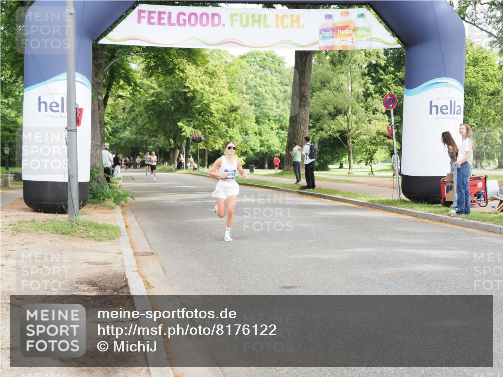 29.06.2025 - hella hamburg halbmarathon MichiJ http://msf.ph/oto/8176122 29.06.2025 10:16:15 Zwischen KM18-KM19 9565 meine-sportfotos.de