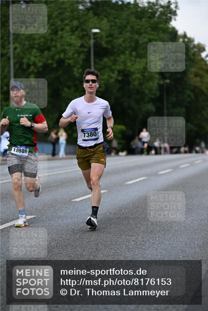 29.06.2025 - hella hamburg halbmarathon Dr. Thomas Lammeyer http://msf.ph/oto/8176153 29.06.2025 09:46:35 Kennedybrücke 1271, 2075, 6090, 7380, 9565, 10867 meine-sportfotos.de