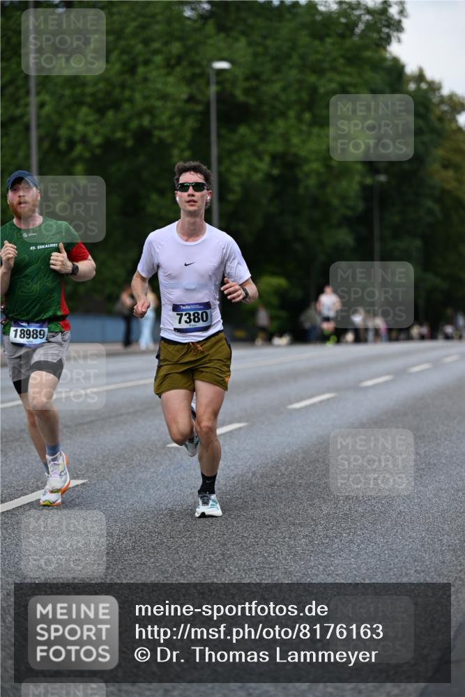 29.06.2025 - hella hamburg halbmarathon Dr. Thomas Lammeyer http://msf.ph/oto/8176163 29.06.2025 09:46:35 Kennedybrücke 1271, 2075, 6090, 7380, 9565, 10867 meine-sportfotos.de
