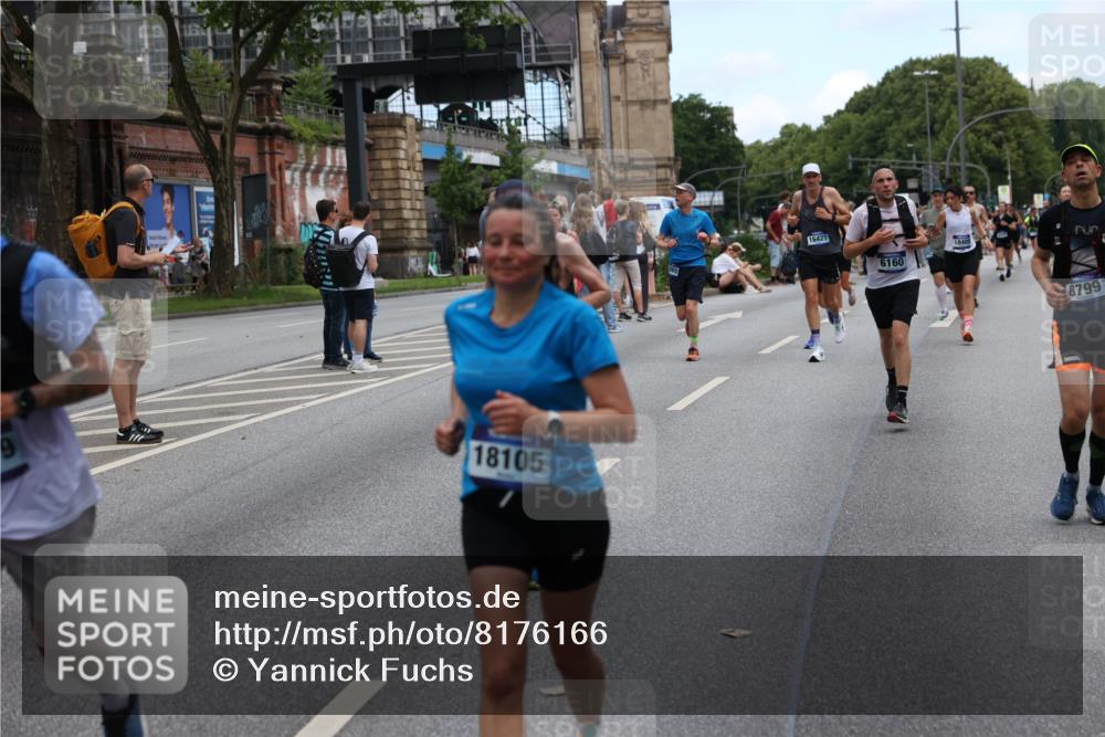 29.06.2025 - hella hamburg halbmarathon Yannick Fuchs http://msf.ph/oto/8176166 29.06.2025 11:20:07 20KM 1005, 1115, 1477, 2305, 2479, 3781, 4194, 4819, 5122, 5290, 6160, 6270, 6663, 7375, 7529, 7919, 7980, 8115, 8146, 8433, 8799, 8920, 9104, 9141, 9483, 11247, 11248, 11603, 11610, 11989, 12043, 14008, 14053, 14095, 14496, 14499, 14726, 14779, 14801, 16171, 16421, 16422, 16451, 16487, 16504, 16565, 16566, 16676, 16801, 17148, 17414, 17529, 17853, 17857, 18105, 18170, 18385, 18409, 18825, 18865, 19124, 19125 meine-sportfotos.de