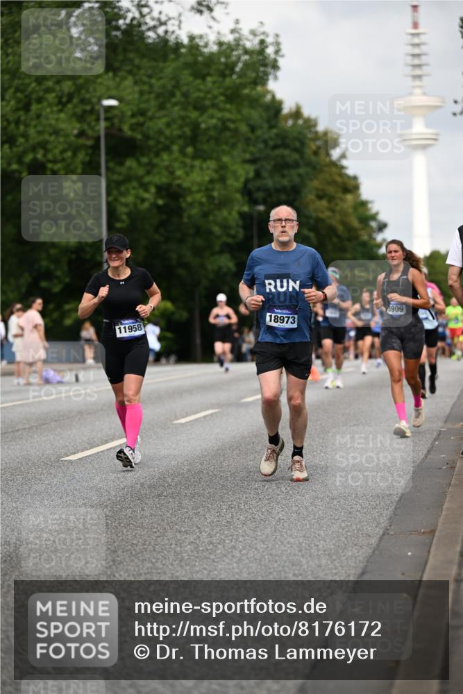 29.06.2025 - hella hamburg halbmarathon Dr. Thomas Lammeyer http://msf.ph/oto/8176172 29.06.2025 10:10:10 Kennedybrücke 1229, 1830, 1842, 2471, 2624, 3062, 4169, 4542, 5762, 6014, 7302, 7741, 8049, 8290, 8744, 8894, 8909, 9477, 9917, 10343, 10781, 10791, 10998 meine-sportfotos.de