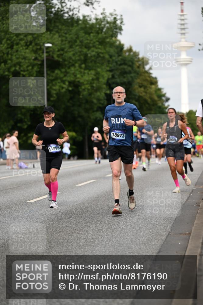 29.06.2025 - hella hamburg halbmarathon Dr. Thomas Lammeyer http://msf.ph/oto/8176190 29.06.2025 10:10:10 Kennedybrücke 1229, 1830, 1842, 2471, 2624, 3062, 4169, 4542, 5762, 6014, 7302, 7741, 8049, 8290, 8744, 8894, 8909, 9477, 9917, 10343, 10781, 10791, 10998 meine-sportfotos.de