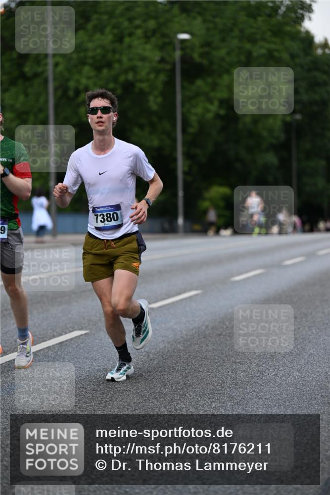 29.06.2025 - hella hamburg halbmarathon Dr. Thomas Lammeyer http://msf.ph/oto/8176211 29.06.2025 09:46:36 Kennedybrücke 1271, 2075, 6090, 7380 meine-sportfotos.de