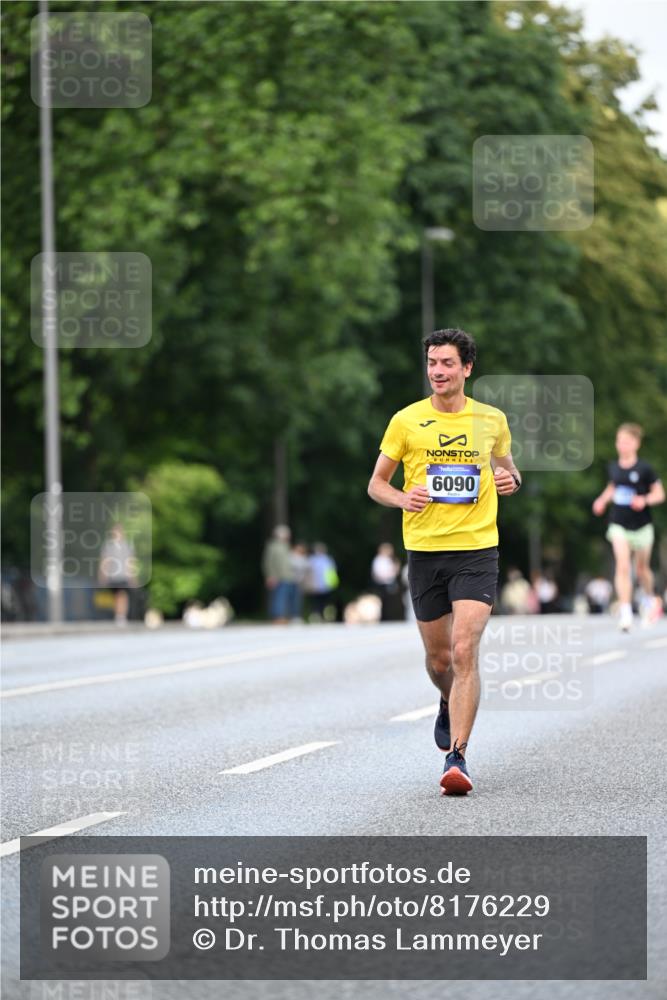 29.06.2025 - hella hamburg halbmarathon Dr. Thomas Lammeyer http://msf.ph/oto/8176229 29.06.2025 09:46:41 Kennedybrücke 1271, 2075, 2180, 2203, 6090, 7380, 8318, 8376, 9804 meine-sportfotos.de